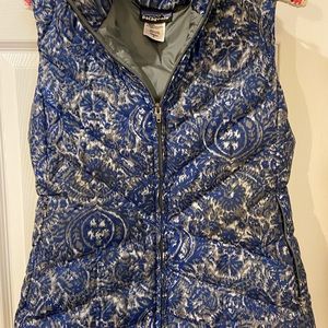 Women’s Patagonia Puffer Fill Zip Blue/Gray Print Hooded Vest Size Small